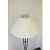 Lampa podłogowa metalowa ze szklanym kloszem